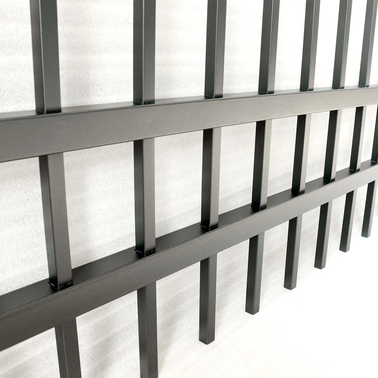 10x7 ft Steel Fence with 4 Rails, 30 Panels - Image 9