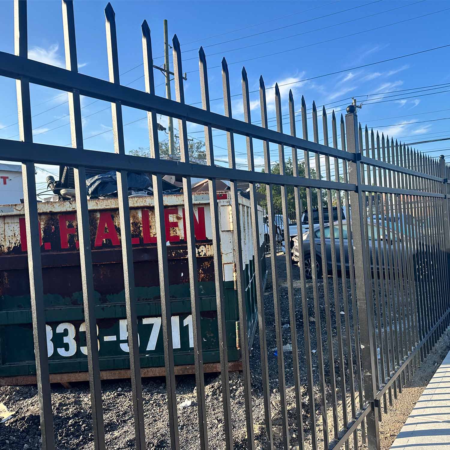 10x7 ft Steel Fence with 4 Rails, 30 Panels - Image 7