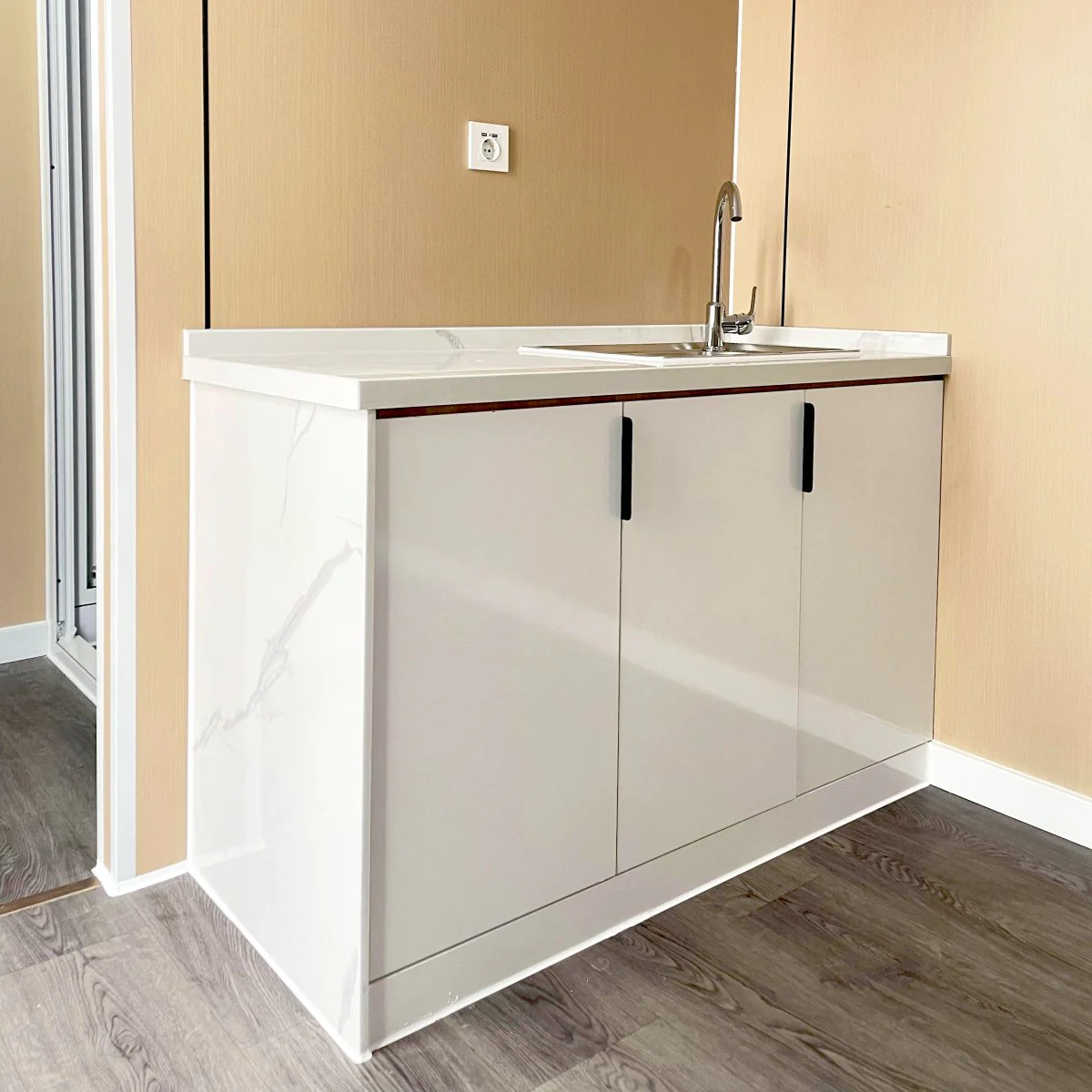 40ft Container House with 1 Bathroom - Image 11