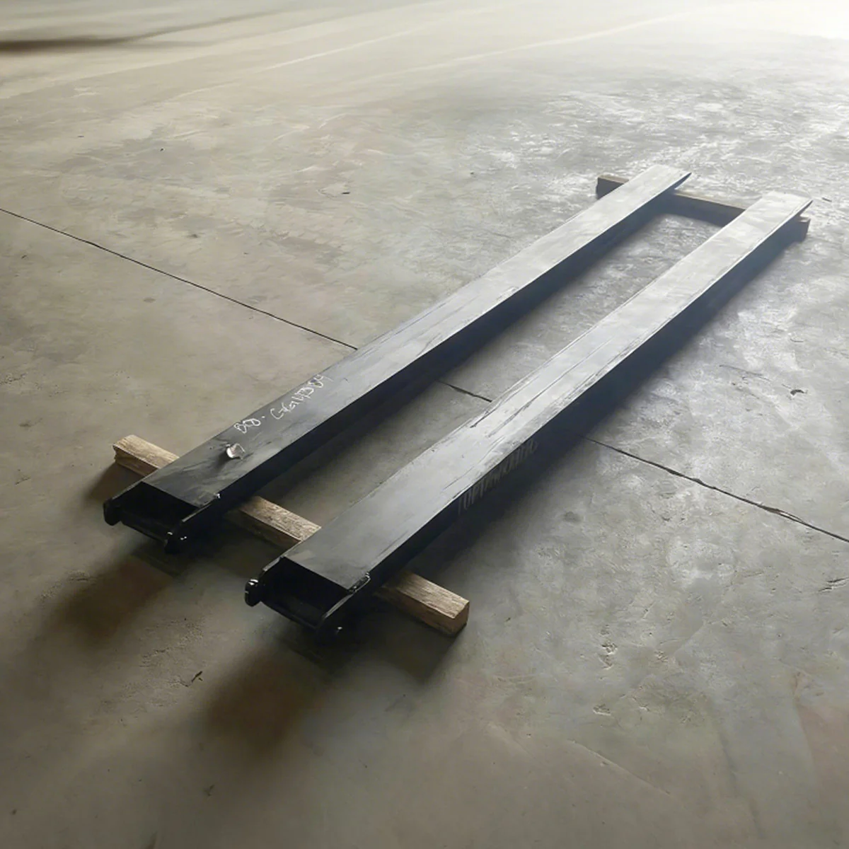 Greatbear 10ft Forklift Extensions 6” Wide Forks, 6600lbs Capacity (Pair) - Image 11