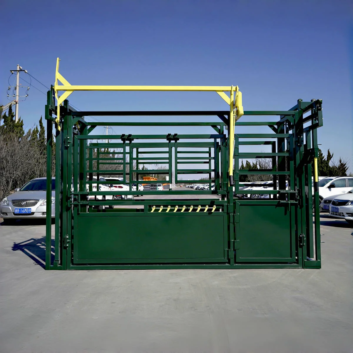 Cattle Work Chute Manual Headgate - Image 4