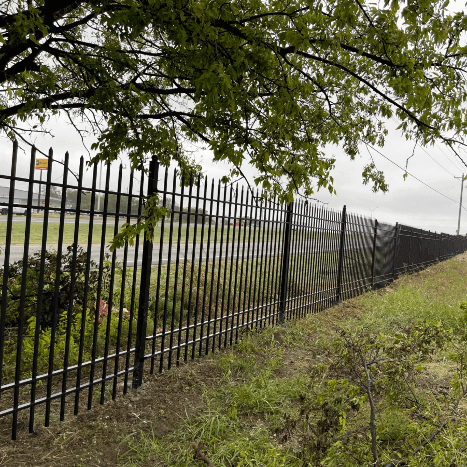 10x7 ft Steel Fence with 4 Rails, 30 Panels - Image 8