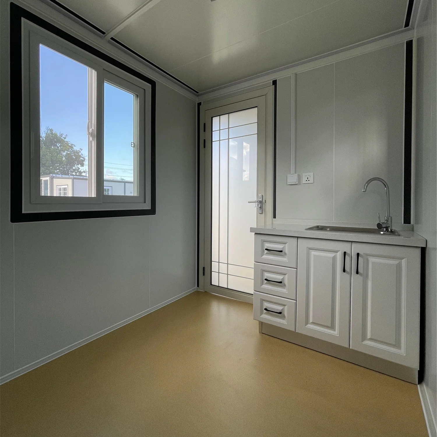 Modern Portable Office 7ft x 20ft with Bedroom - Image 6