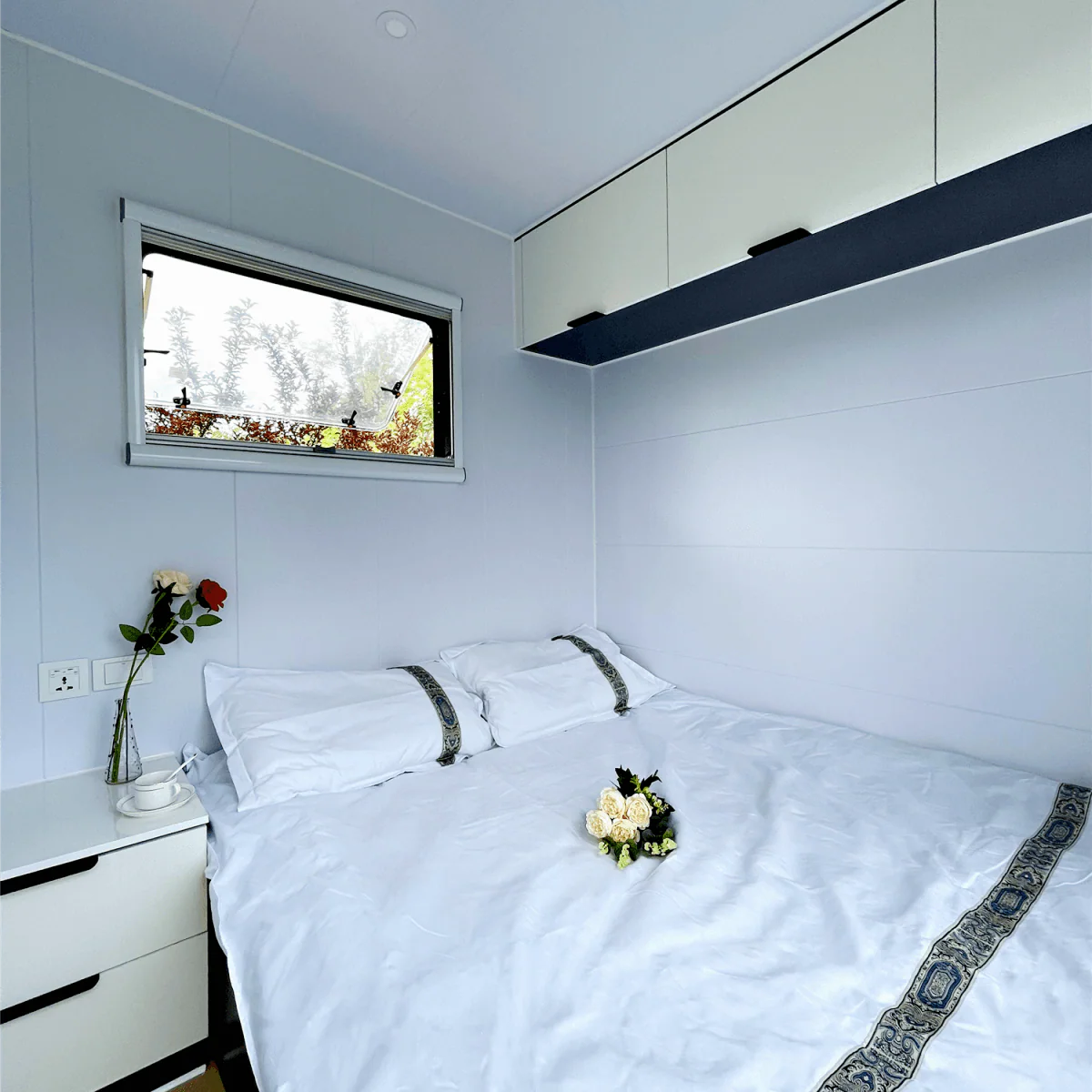 Outdoor Living and Working Tiny House 20ft - Image 12