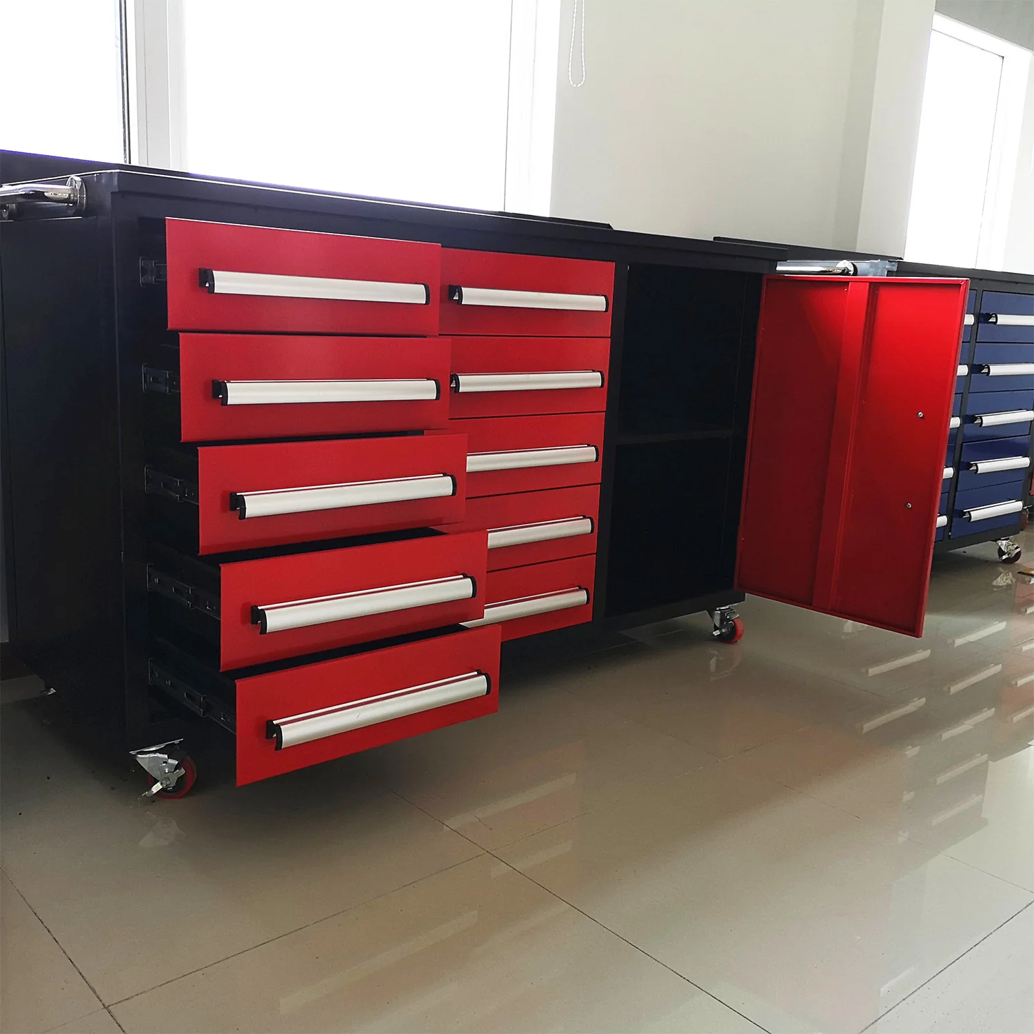 5.5ft Heavy Duty Mobile Workbench with Cabinet & 10 Drawers - Image 7